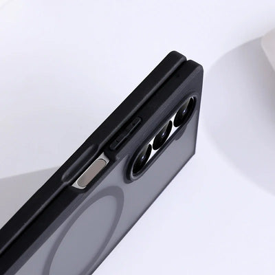 ClearMag Fold – Transparent MagSafe Case for Z Fold 6,5,4