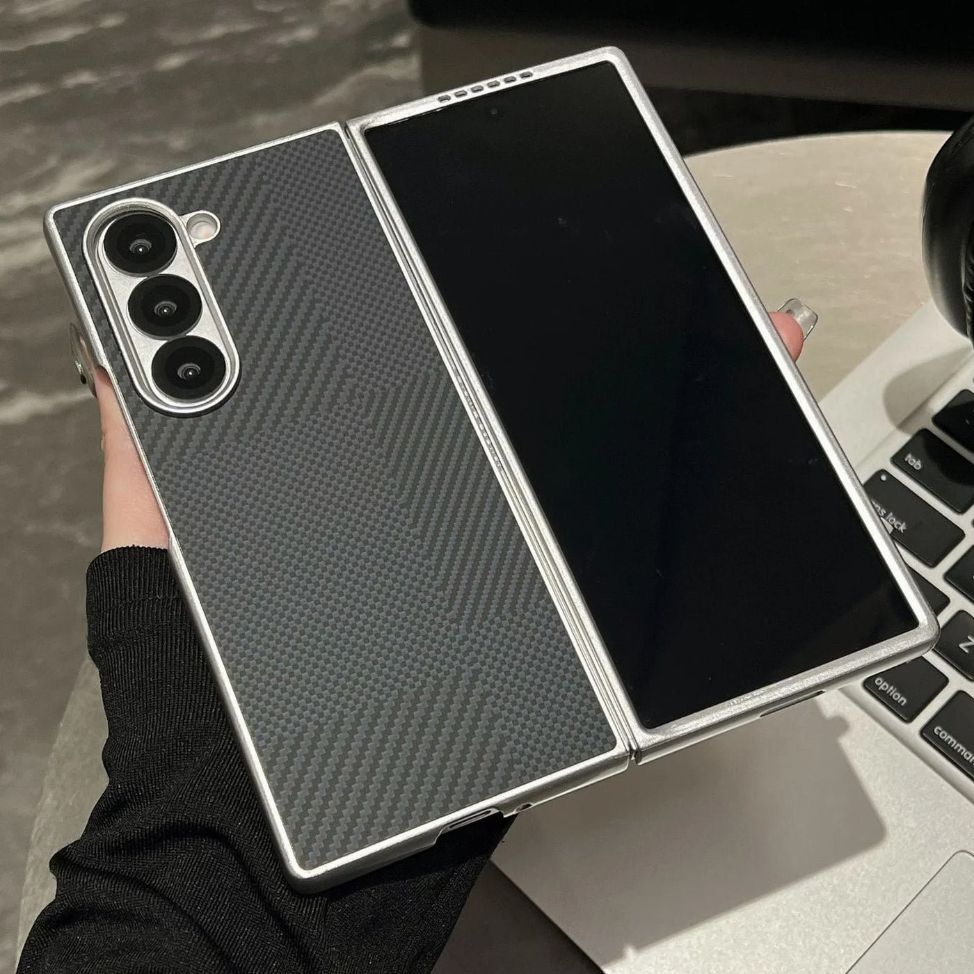 CarbonEdge Fold 7,6,5,4 – Ultra-Thin Carbon Fiber Case