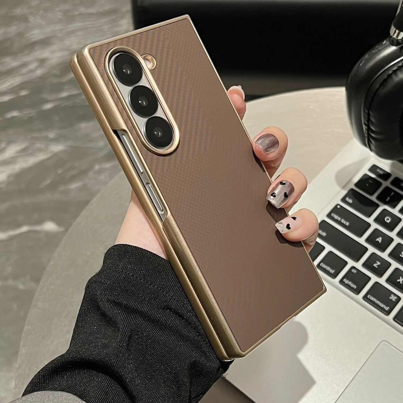 CarbonEdge Fold 7,6,5,4 – Ultra-Thin Carbon Fiber Case
