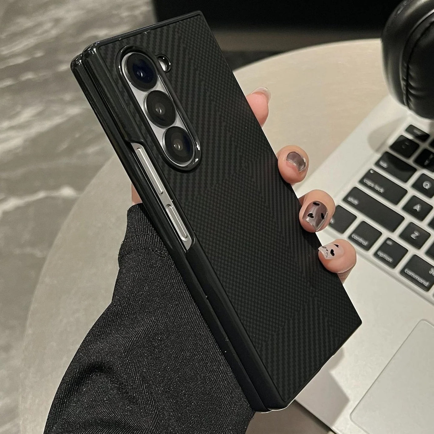 CarbonEdge Fold 7,6,5,4 – Ultra-Thin Carbon Fiber Case