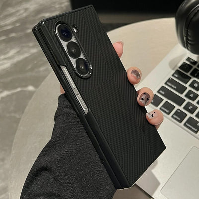 CarbonEdge Fold 7,6,5,4 – Ultra-Thin Carbon Fiber Case
